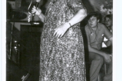 18-śpiewanie przyśpiewek na uroczystości w Bobrzanach przez p.Ludwikę Chuchrę 05. 07.1986r